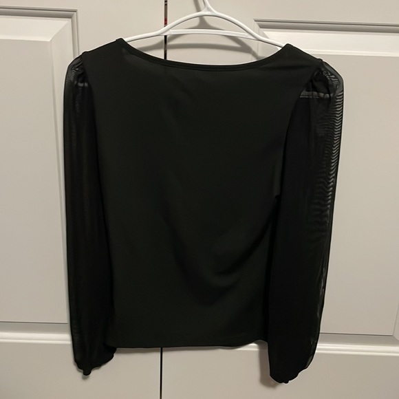 Mesh Sleeve Scoop Neck Top - Picture 4 of 4
